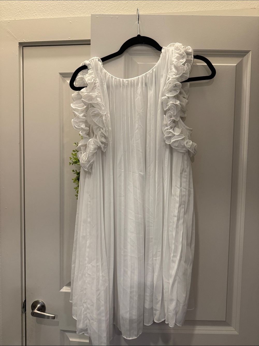 White Ruffled Sleeveless Pleated Dress